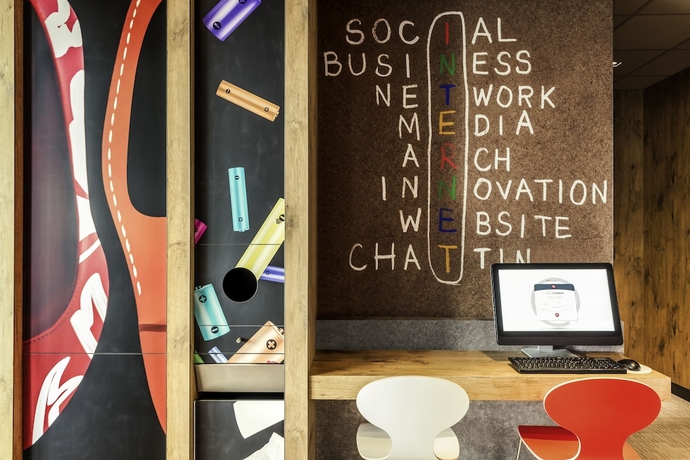 Imagen de los interiores del Hotel Ibis Paris Boulogne Billancourt. Foto 16