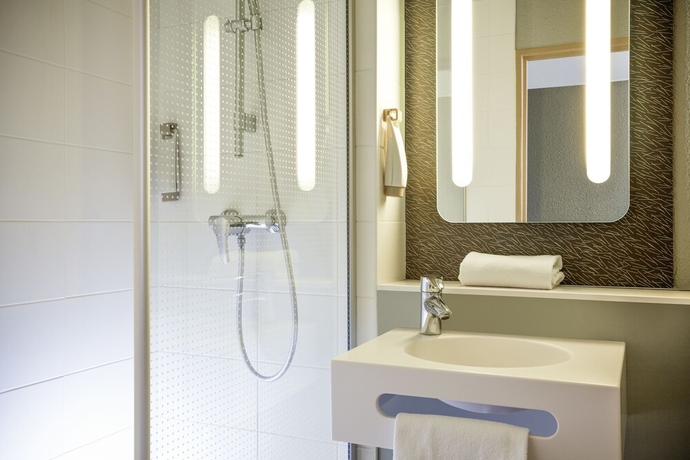 Imagen de la habitación del Hotel Ibis Paris Gennevilliers. Foto 18