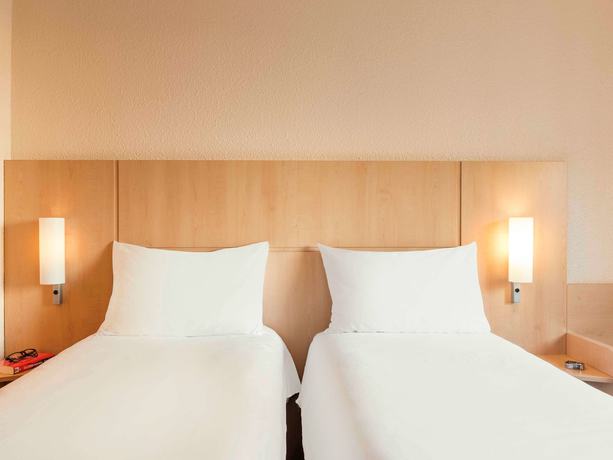 Imagen de la habitación del Hotel Ibis Paris La Défense Esplanade. Foto 16