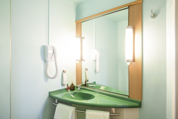 Imagen de la habitación del Hotel Ibis Paris Ornano Montmartre Nord 18ème. Foto 8