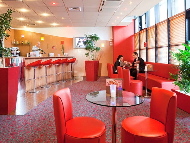 Imagen del bar/restaurante del Hotel Ibis Paris Pantin Eglise. Foto 11