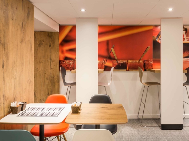 Imagen del bar/restaurante del Hotel Ibis Paris Père Lachaise. Foto 6