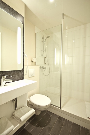 Imagen de la habitación del Hotel Ibis Paris Père Lachaise. Foto 11