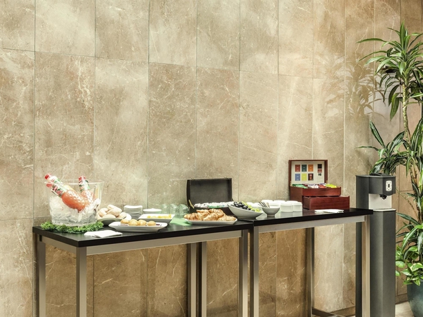 Imagen de los interiores del Hotel Ibis Paris Porte De Bercy. Foto 11