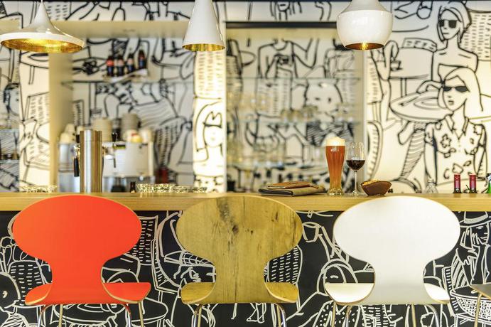 Imagen general del Hotel Ibis Paris Porte De Clichy Centre. Foto 8