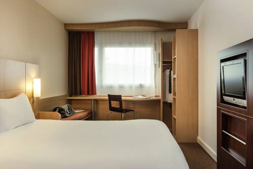 Imagen de la habitación del Hotel Ibis Paris Rueil Malmaison. Foto 6