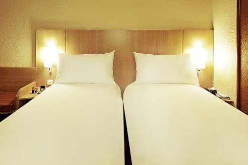 Imagen de la habitación del Hotel Ibis Paris Rueil Malmaison. Foto 10