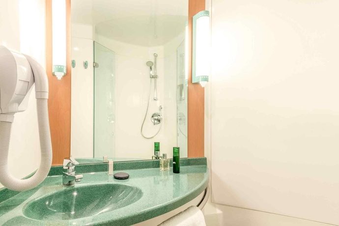 Imagen de la habitación del Hotel Ibis Paris Saint-denis Stade Sud. Foto 7