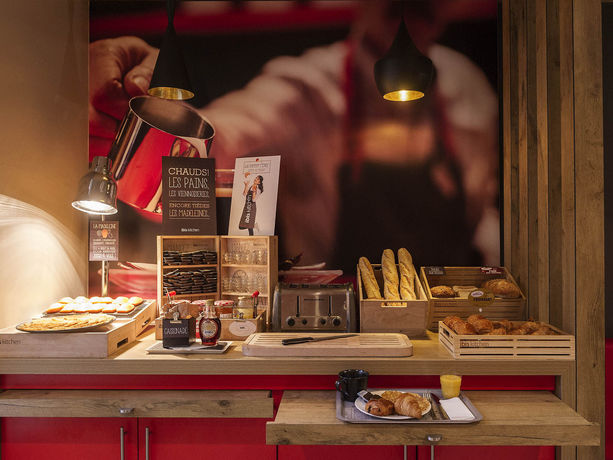 Imagen general del Hotel Ibis Paris Vaugirard Porte De Versailles. Foto 4