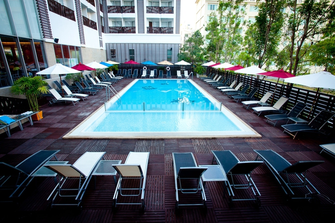 Imagen de la piscina del Hotel Ibis Pattaya. Foto 16
