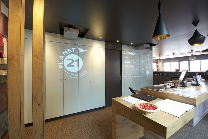 Imagen de los interiores del Hotel Ibis Pau Lescar. Foto 17