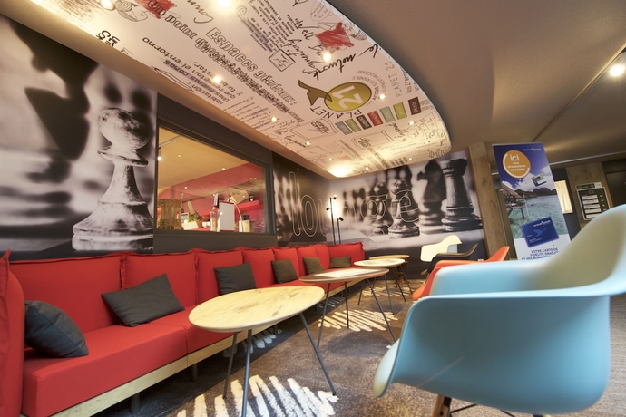 Imagen de los interiores del Hotel Ibis Pau Lescar. Foto 19