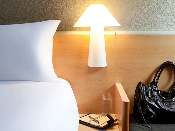 Imagen de la habitación del Hotel Ibis Pau Lescar. Foto 14