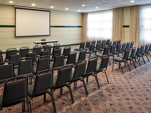 Imagen de los interiores del Hotel Ibis Paulinia. Foto 16