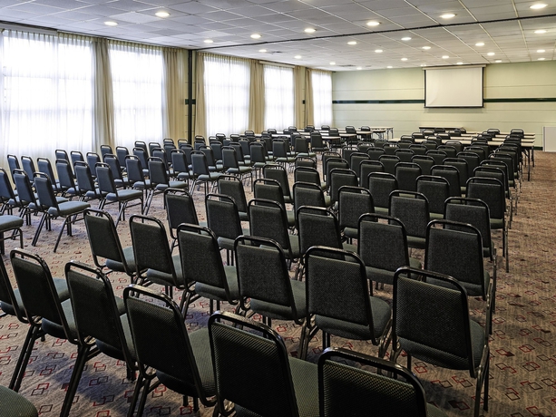 Imagen de los interiores del Hotel Ibis Paulinia. Foto 17