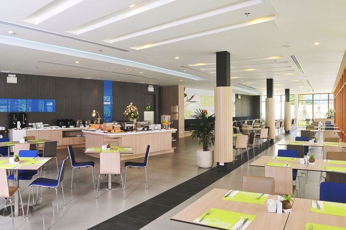 Imagen del bar/restaurante del Hotel Ibis Phuket Kata - Sha Extra Plus. Foto 5