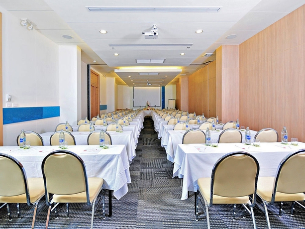 Imagen de los interiores del Hotel Ibis Phuket Kata - Sha Extra Plus. Foto 13