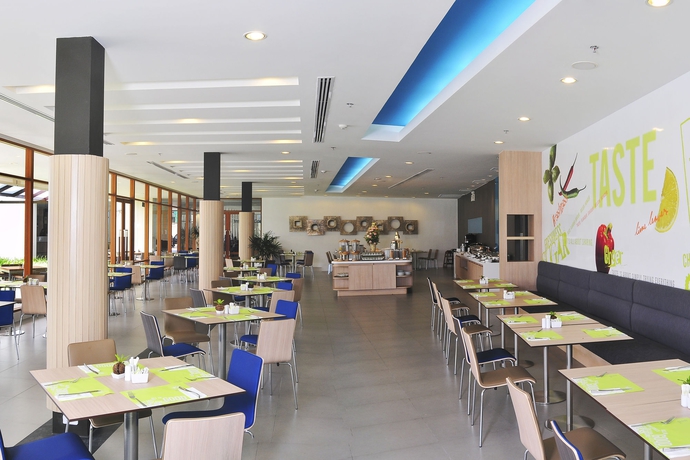 Imagen del bar/restaurante del Hotel Ibis Phuket Kata - Sha Extra Plus. Foto 7