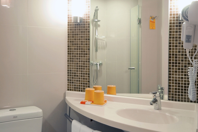 Imagen de la habitación del Hotel Ibis Phuket Patong - Sha Extra Plus. Foto 9