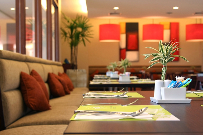 Imagen del bar/restaurante del Hotel Ibis Phuket Patong - Sha Extra Plus. Foto 4