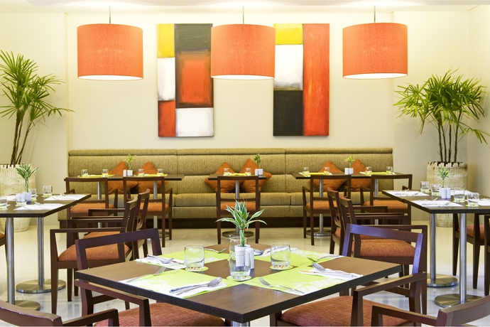 Imagen del bar/restaurante del Hotel Ibis Phuket Patong - Sha Extra Plus. Foto 5