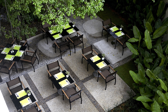 Imagen del bar/restaurante del Hotel Ibis Phuket Patong - Sha Extra Plus. Foto 7