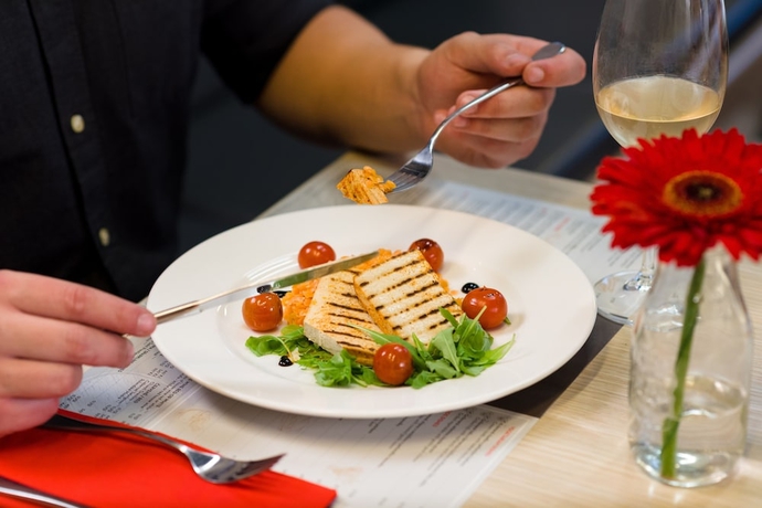 Imagen del bar/restaurante del Hotel Ibis Plzen. Foto 7