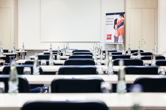 Imagen de los interiores del Hotel Ibis Plzen. Foto 19