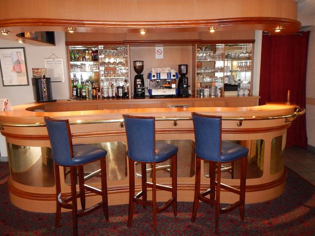 Imagen del bar/restaurante del Hotel Ibis Poitiers Beaulieu. Foto 6