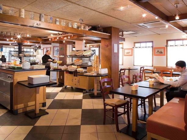 Imagen del bar/restaurante del Hotel Ibis Poitiers Sud. Foto 3