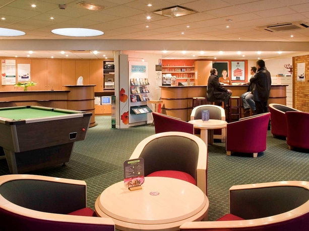 Imagen del bar/restaurante del Hotel Ibis Poitiers Sud. Foto 11