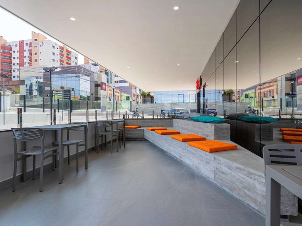 Imagen de los exteriores del Hotel Ibis Ponta Grossa. Foto 18