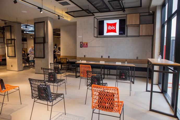 Imagen de los interiores del Hotel Ibis Ponta Grossa. Foto 20