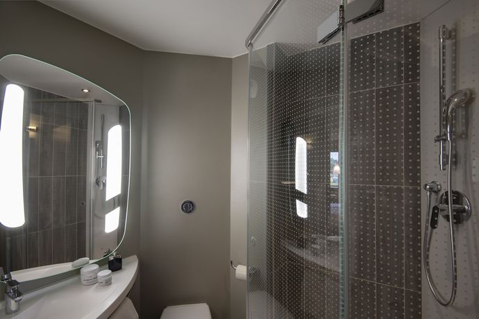 Imagen de la habitación del Hotel Ibis Pontorson Baie Du Mont Saint Michel. Foto 5