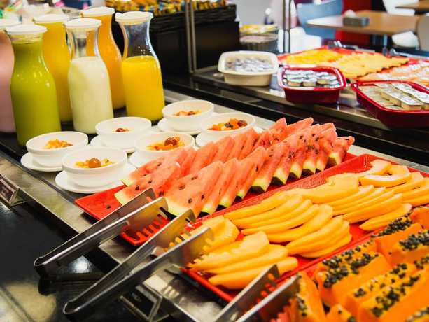 Imagen del bar/restaurante del Hotel Ibis Porto Alegre Aeroporto. Foto 5