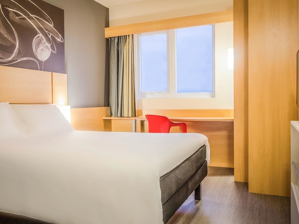 Imagen de la habitación del Hotel Ibis Porto Alegre Assis Brasil. Foto 12