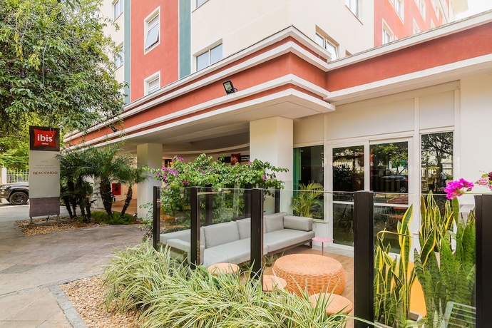 Imagen de los exteriores del Hotel Ibis Porto Alegre Moinhos De Vento. Foto 17