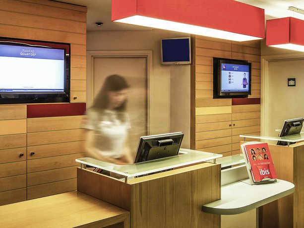 Imagen general del Hotel Ibis Porto Centro São Bento. Foto 10