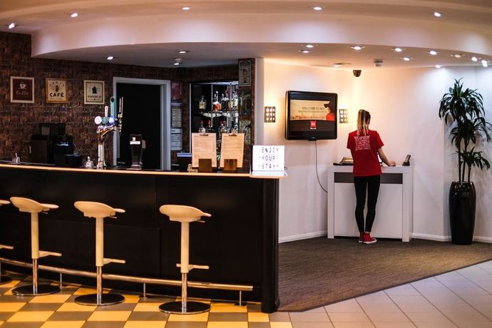 Imagen del bar/restaurante del Hotel Ibis Preston North. Foto 3