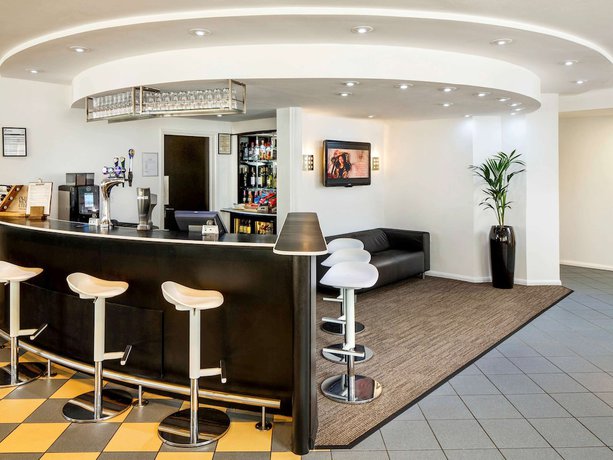 Imagen del bar/restaurante del Hotel Ibis Preston North. Foto 7