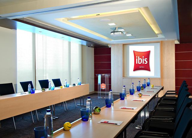 Imagen de los interiores del Hotel Ibis Pune Viman Nagar. Foto 13