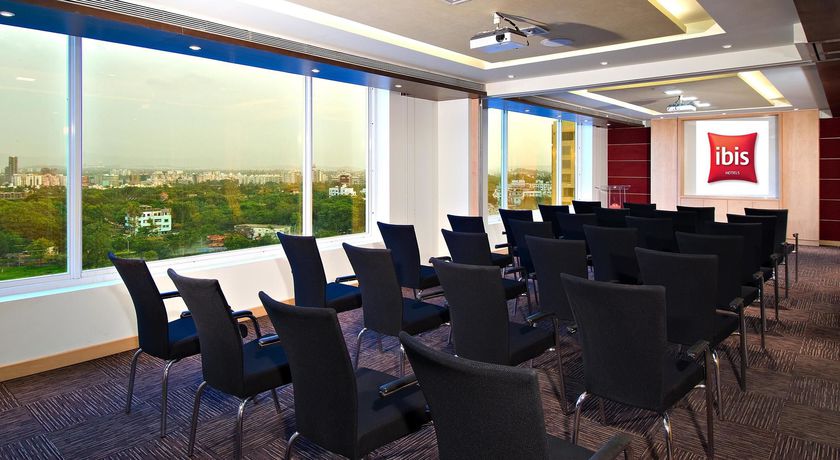Imagen de los interiores del Hotel Ibis Pune Viman Nagar. Foto 16