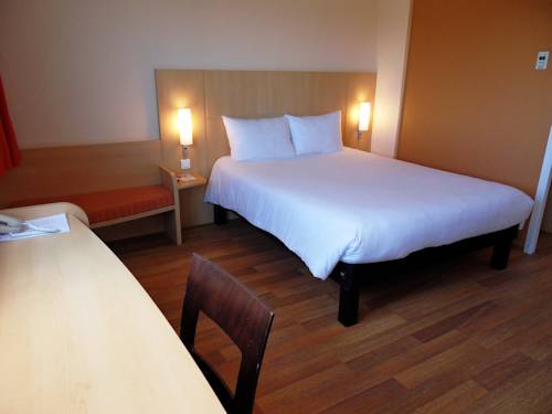 Imagen de la habitación del Hotel Ibis Quimperle. Foto 4