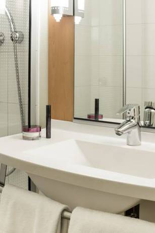 Imagen de la habitación del Hotel Ibis Quimperle. Foto 7