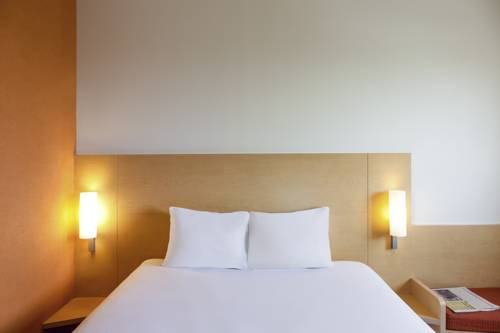 Imagen de la habitación del Hotel Ibis Quimperle. Foto 8