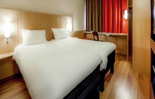 Imagen de la habitación del Hotel Ibis Quimperle. Foto 9