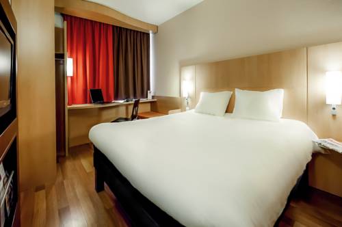 Imagen de la habitación del Hotel Ibis Quimperle. Foto 10