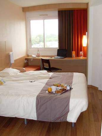 Imagen de la habitación del Hotel Ibis Quimperle. Foto 11