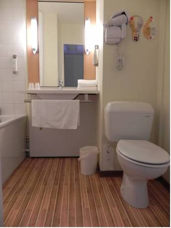 Imagen de la habitación del Hotel Ibis Quimperle. Foto 13