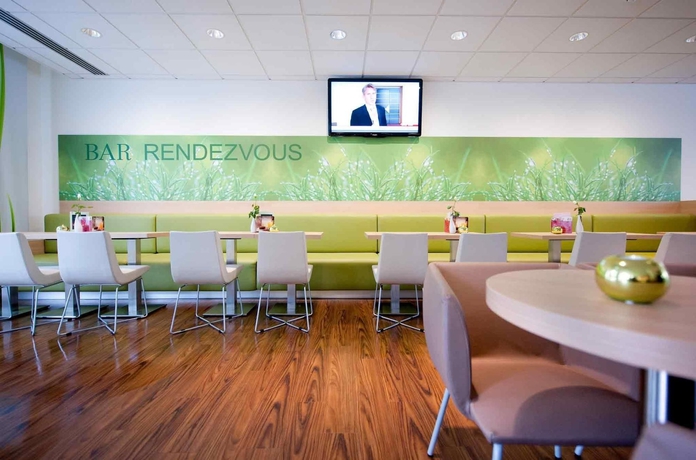 Imagen del bar/restaurante del Hotel Ibis Regensburg City. Foto 12